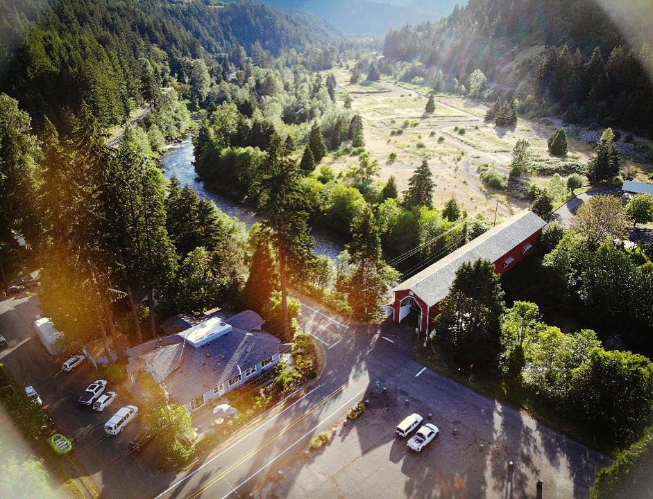 Westfir Lodge & Mountain Market Oakridge Esterno foto